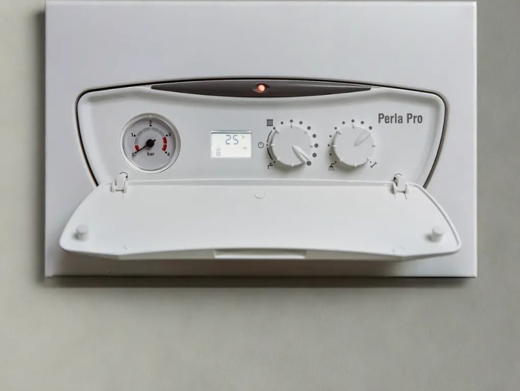 پکیج دیواری بوتان پرلا پرو ۳۲۰۰۰ مدل Perla Pro 32RSI